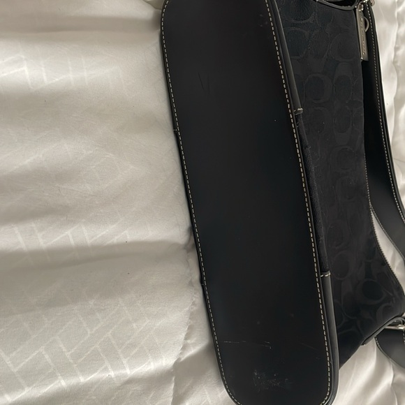 New Coach Handbag - Picture 3 of 5